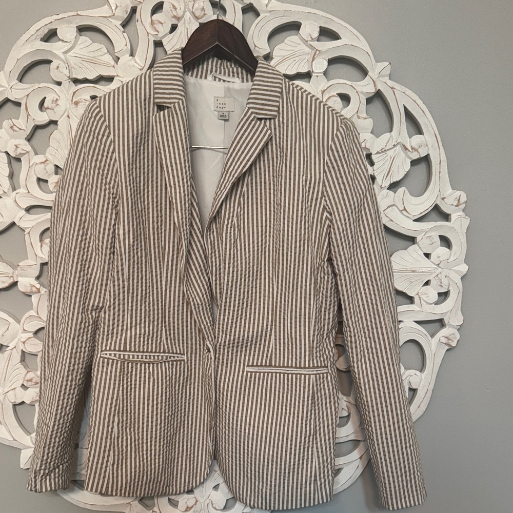 A New Day Beige and White Striped Seersucker Blazer